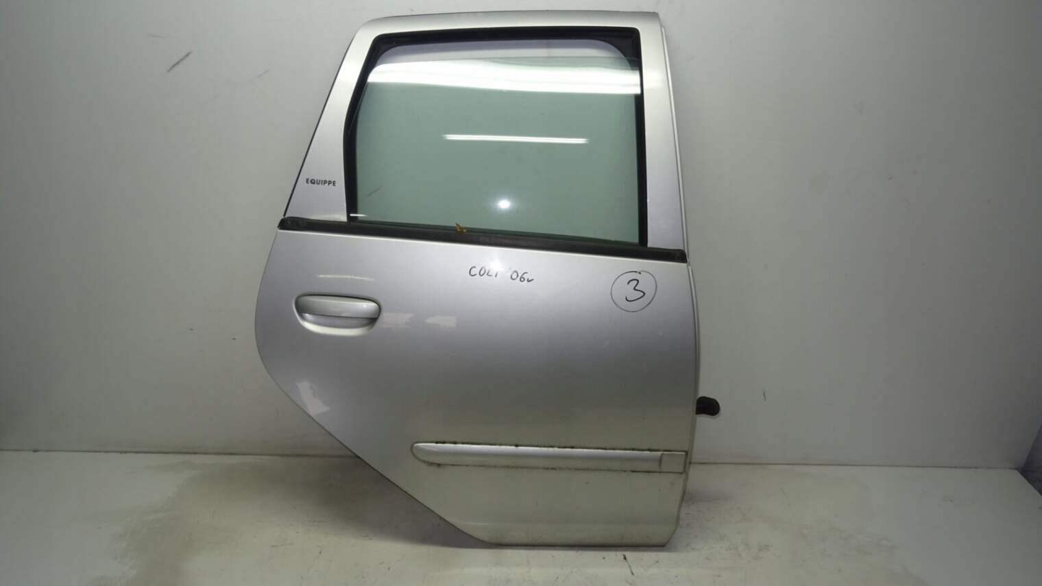 Mitsubishi Colt VI 2006r Drzwi Prawy Tył