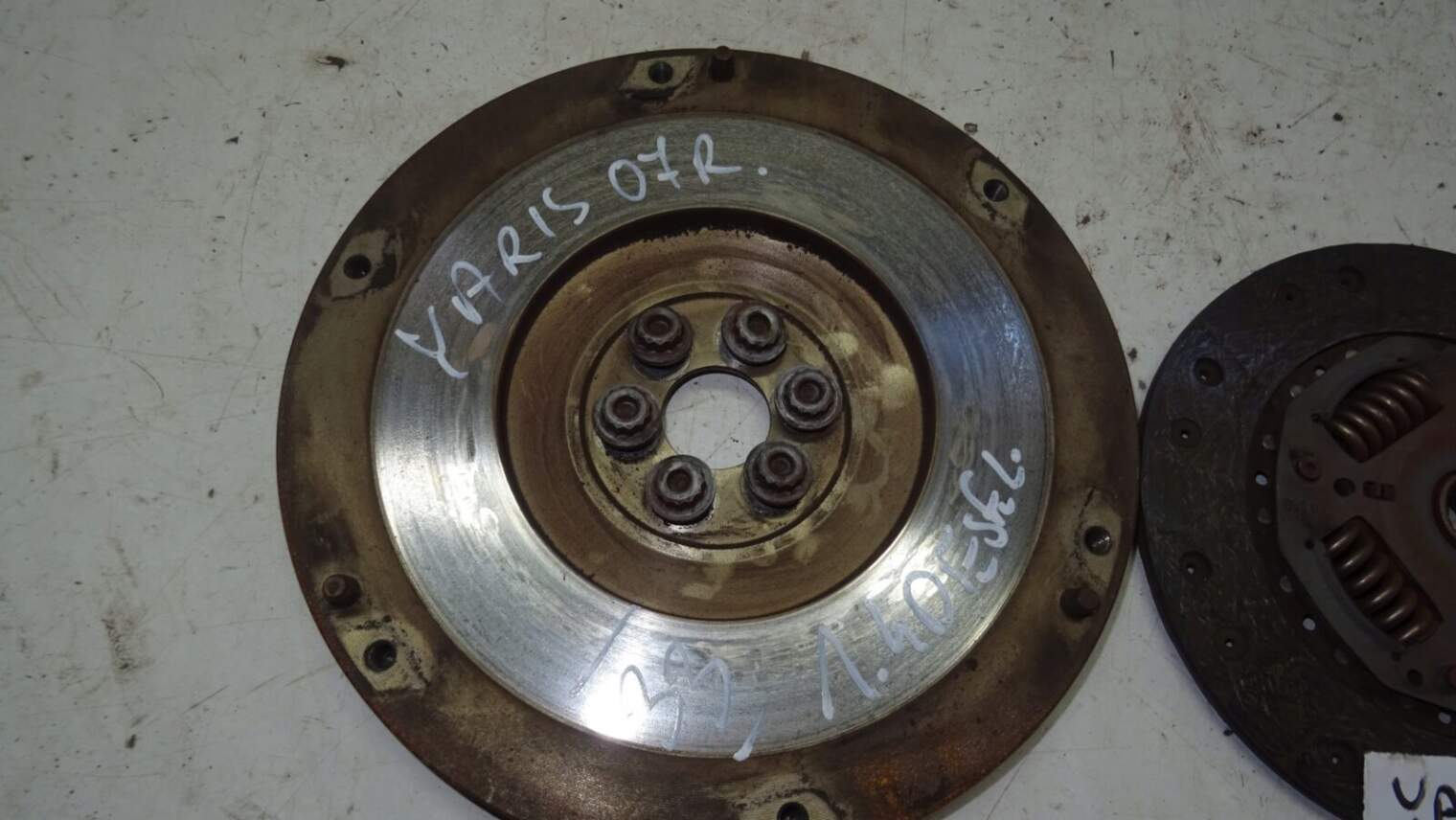 Toyota Yaris 07r 1,4d Sprzęgło Koło Zamachowe 13451-0n010 - obrazek 2