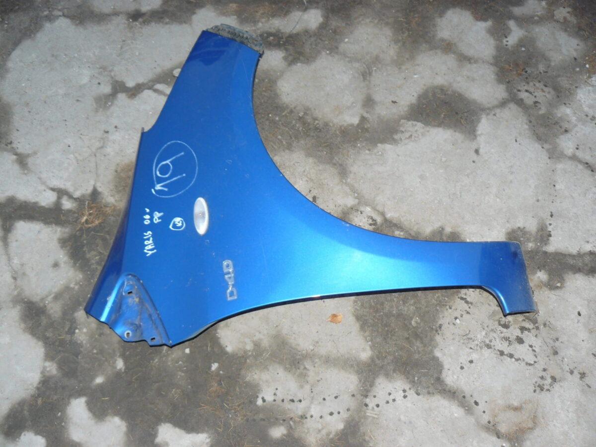 Toyota Yaris II 2006r 2007r 5d Błotnik Prawy Przód