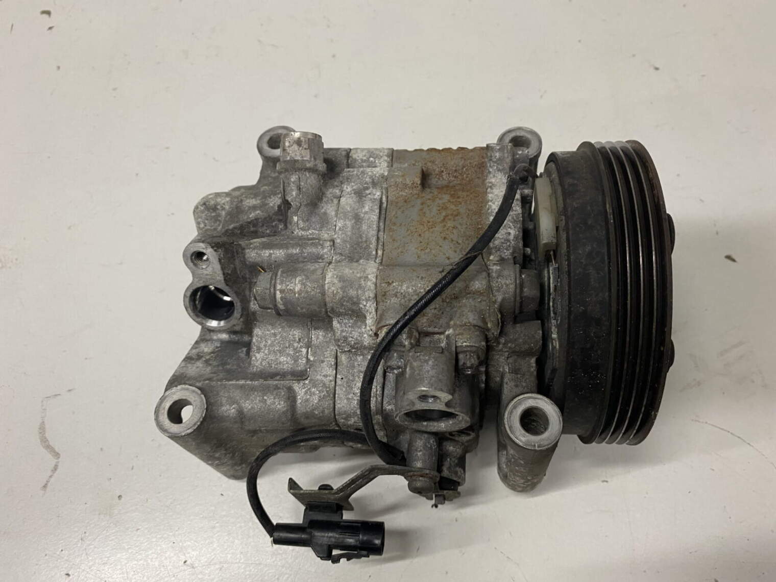 Suzuki Sx4 Kompresor Klimatyzacji 95201-63j1a - obrazek 3