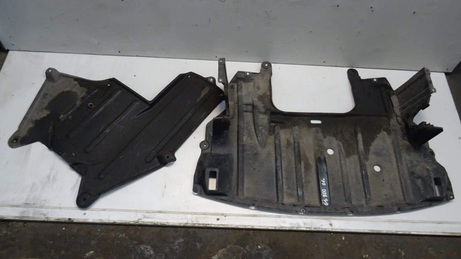 Lexus Gs300 2001r Osłona Pod Silnik