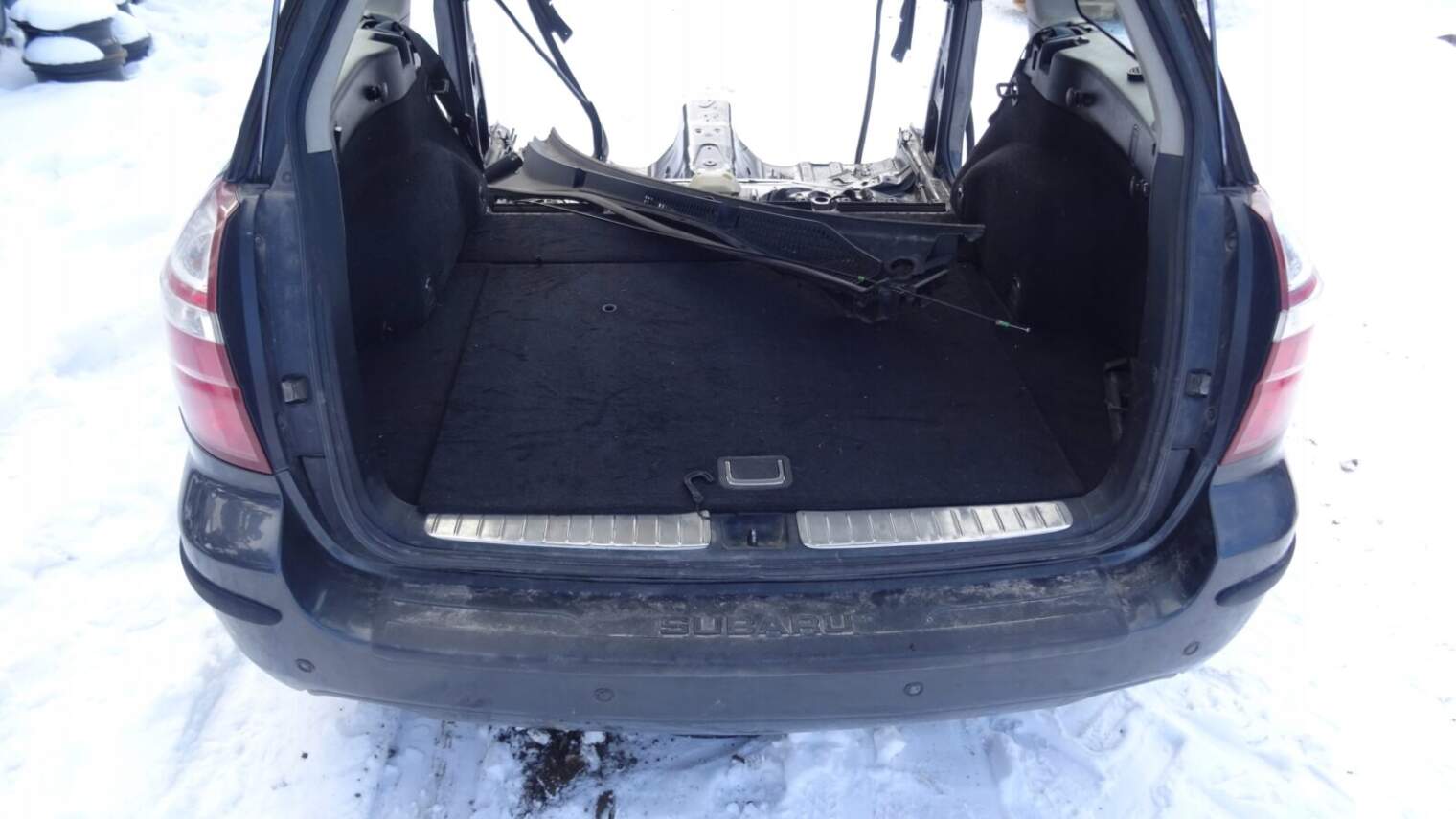 Subaru Legacy IV Lift Klapa Błotnik Tyl 65z - obrazek 3