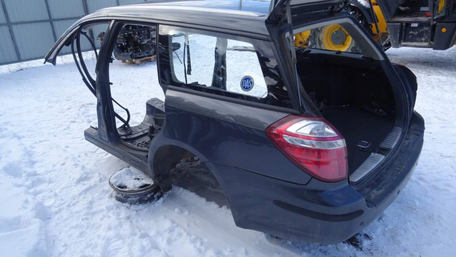 Subaru Legacy IV Lift Klapa Błotnik Tyl 65z - obrazek 4