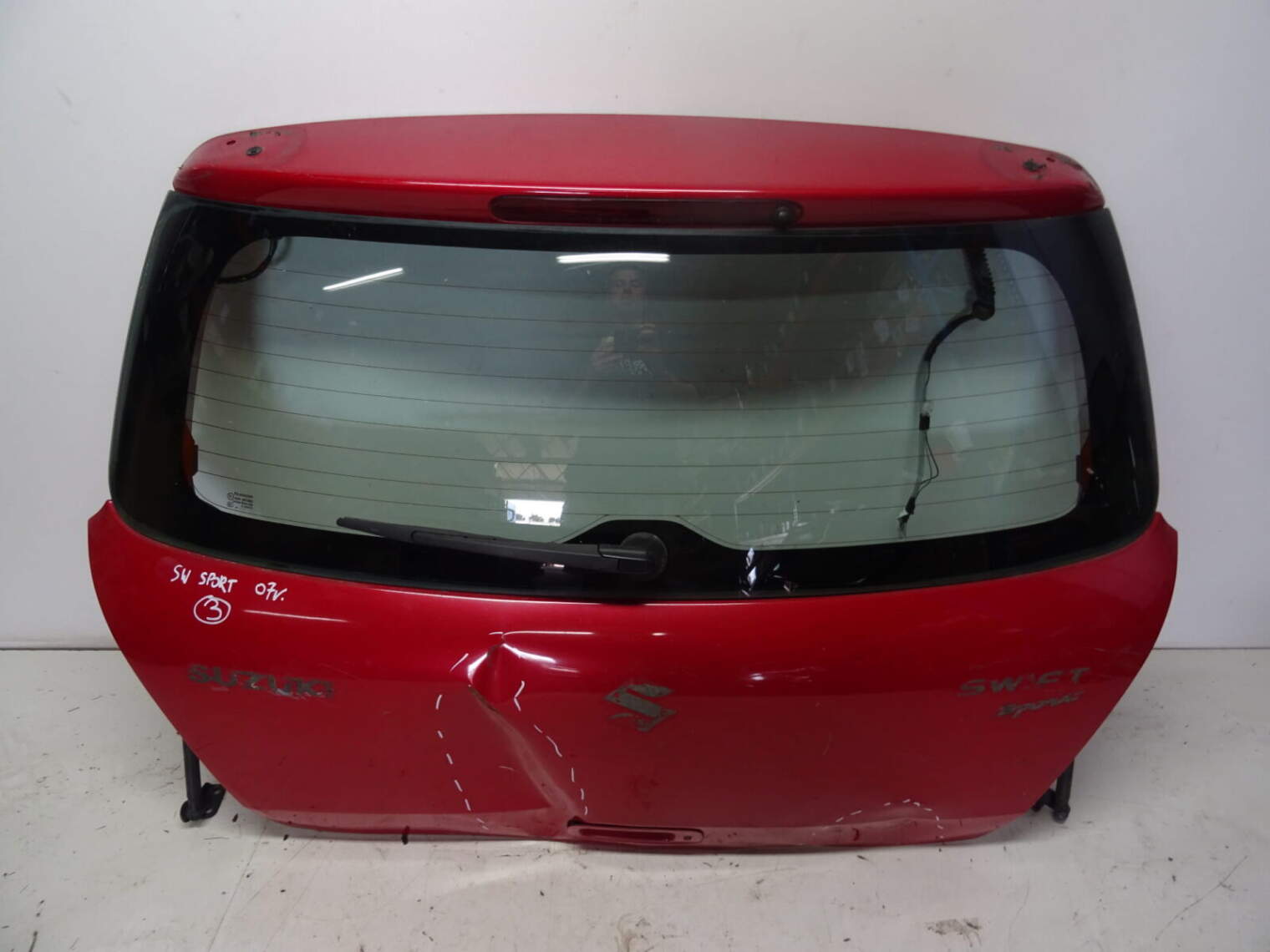 Suzuki Swift Mk6 Szyba Tylna Klapa Bagażnika 84570-63j00