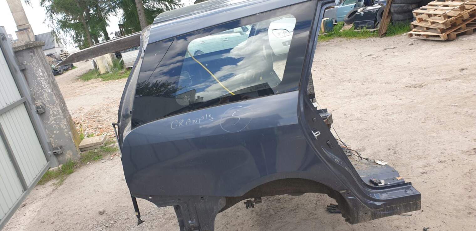 Mitsubishi Grandis 2006r Błotnik Reperaturka
