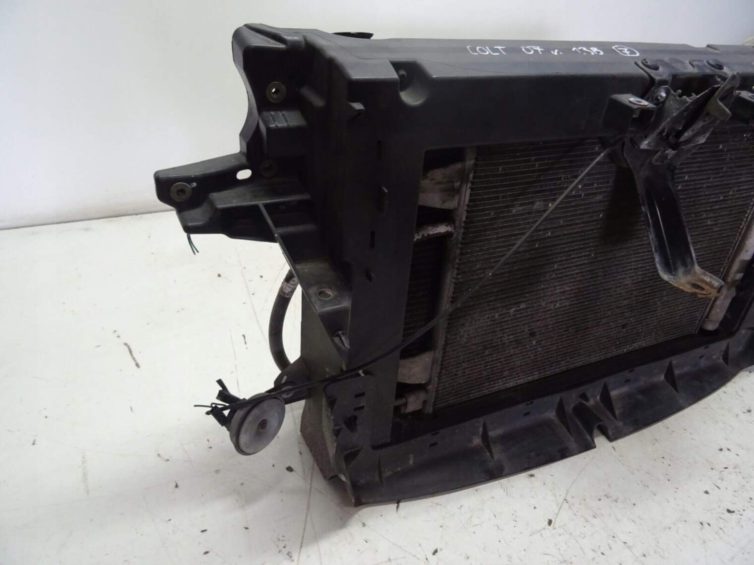 Mitsubishi Colt Chłodnica Wentylator 1355A161 Pas Przedni - obrazek 3