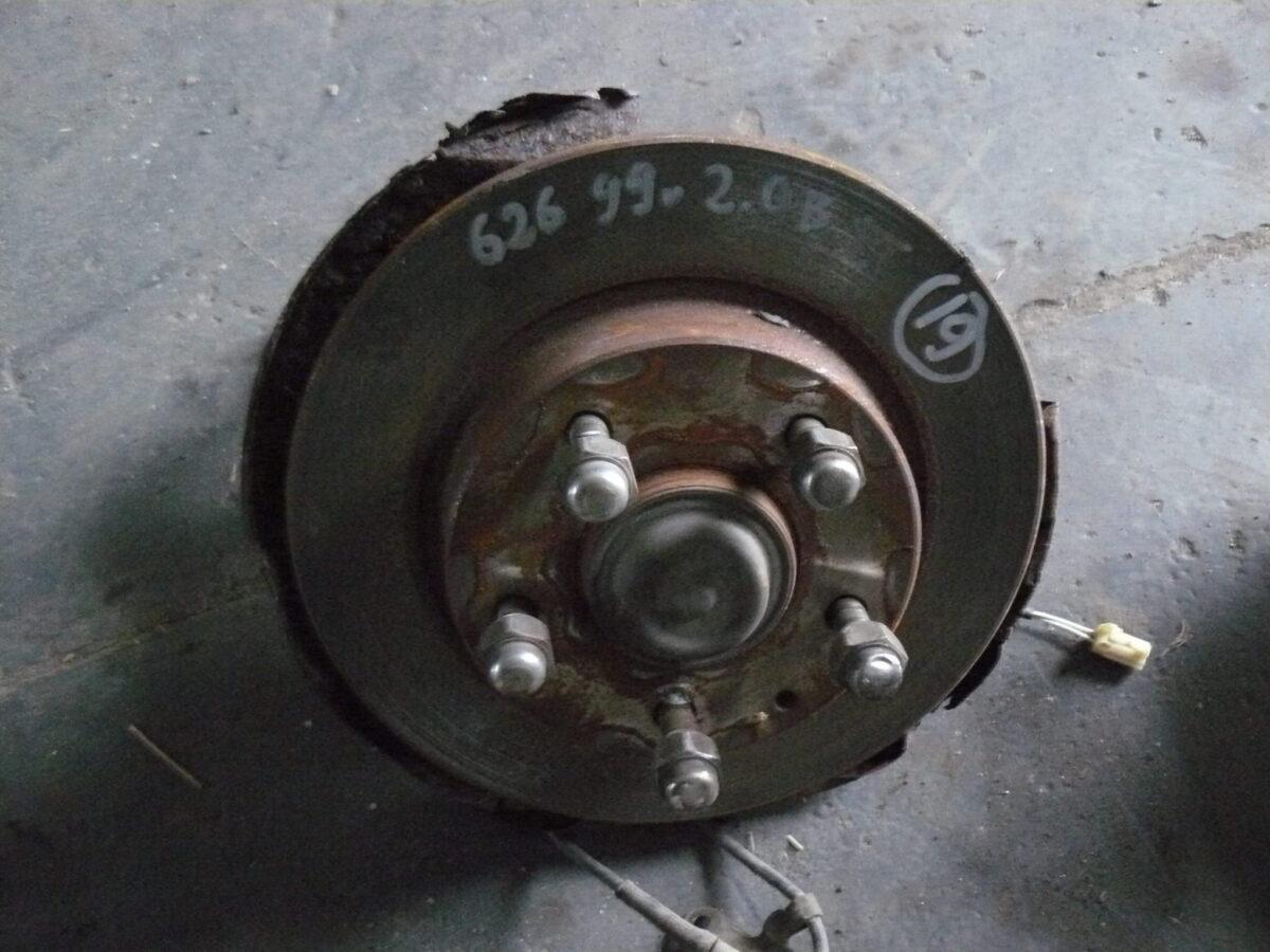 Mazda 626 1999 2000r Zwrotnica Piasta Prawy Tył