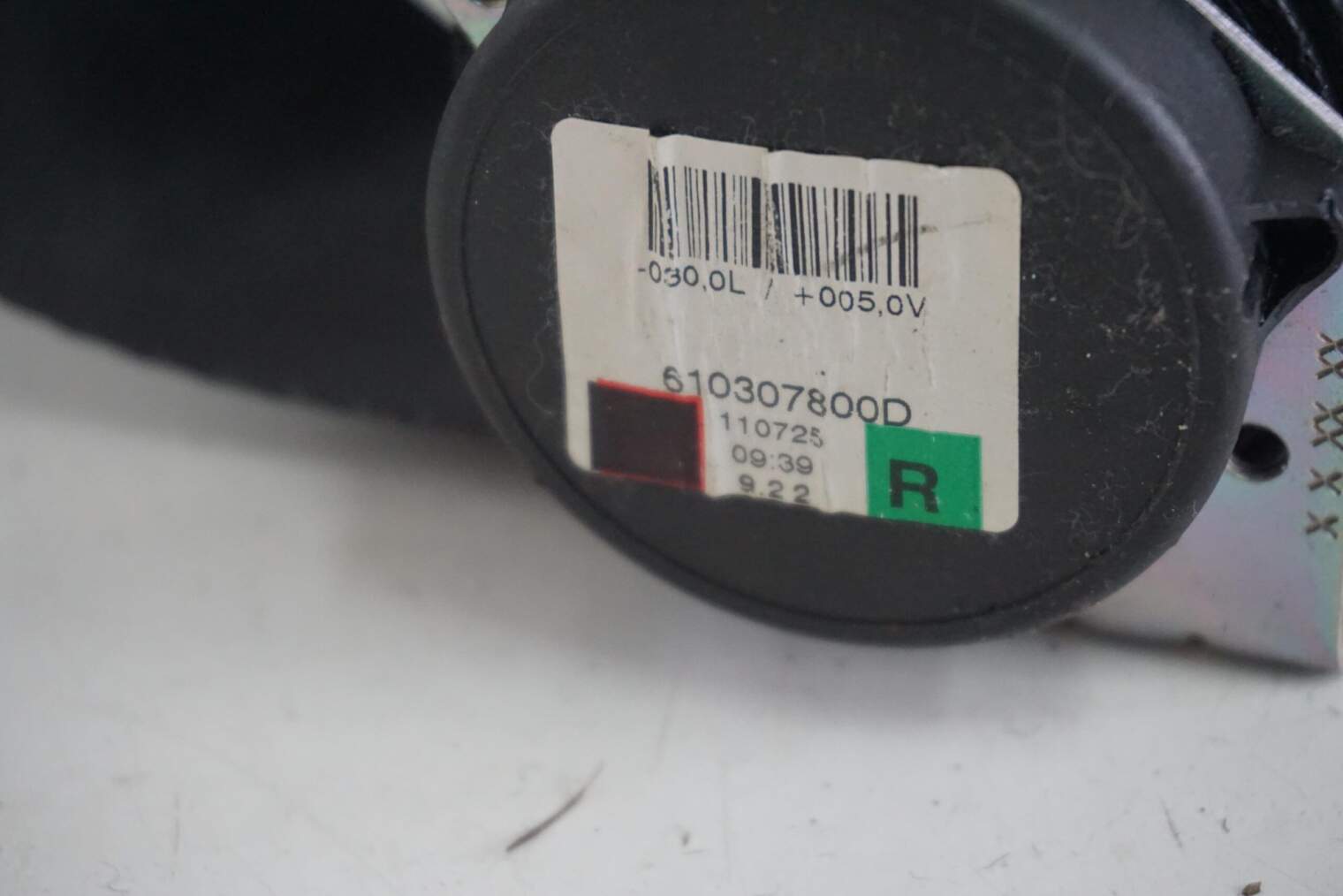 TOYOTA VERSO 2009-2013R TYLNE PASY PRAWY LEWY DRUGI RZĄD 73370-0F020 , 73360-0F020 - obrazek 4