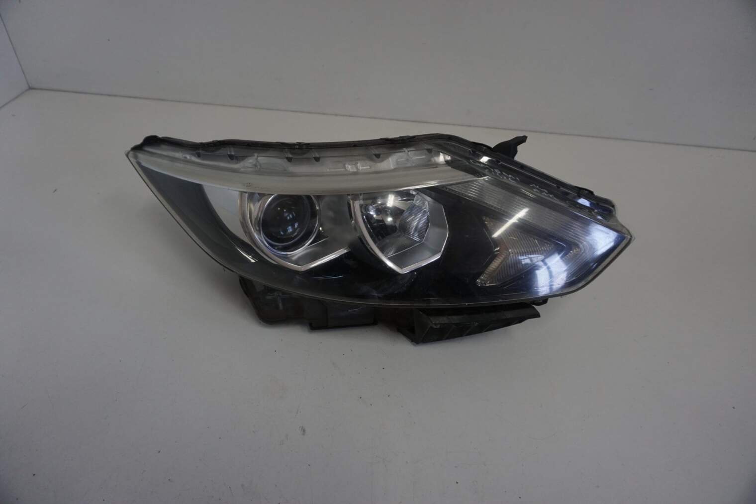NISSAN QASHQAI II J11 2013-2017R PRAWA LAMPA ZWYKŁA UK 260104EA0A