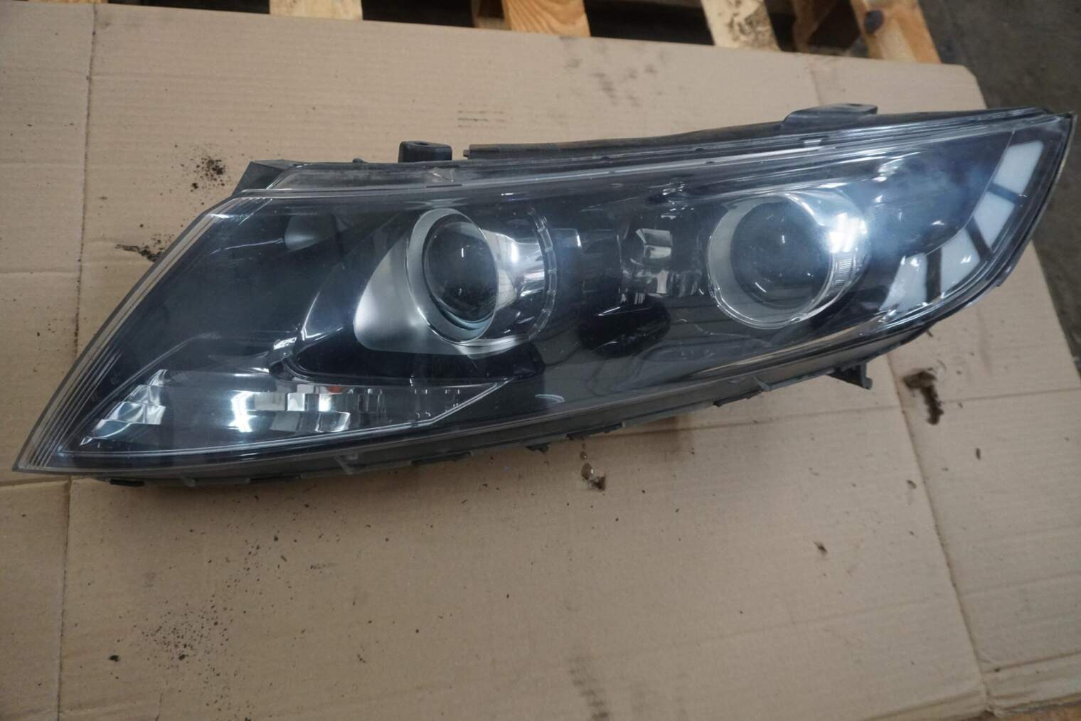 KIA OPTIMA III 2010-2015R LAMPA PRZEDNIA LEWA 92101-2TXXX Z ANGILKA