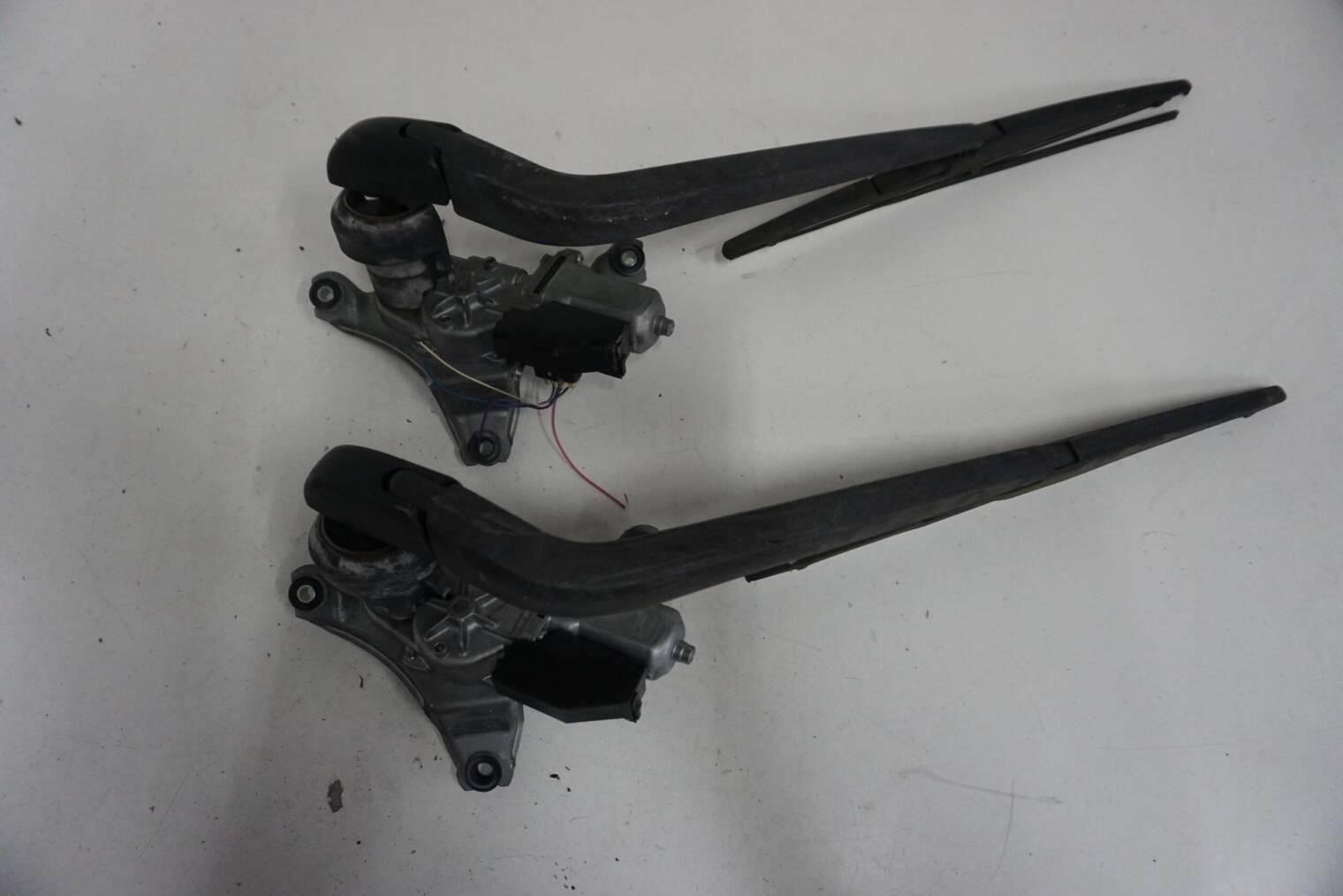 TOYOTA AURIS I MECHANIZM WYCIERACZKI 85130-02030