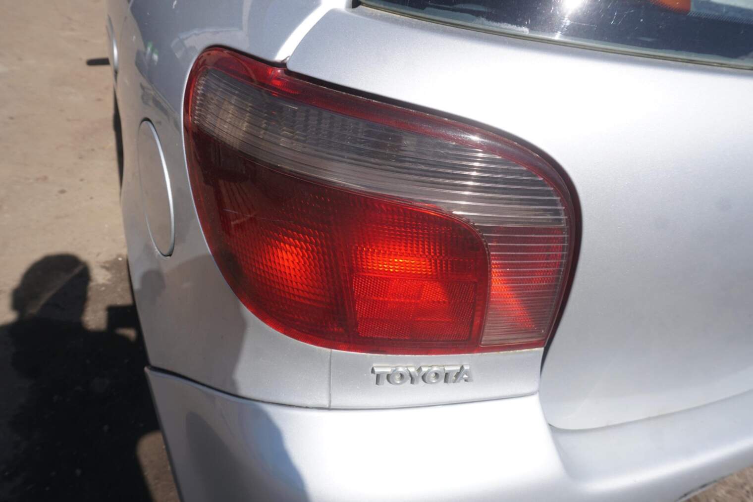 TOYOTA YARIS I 2002R LEWA TYLNA LAMPA EUROPA 8156052030 , 8156052120