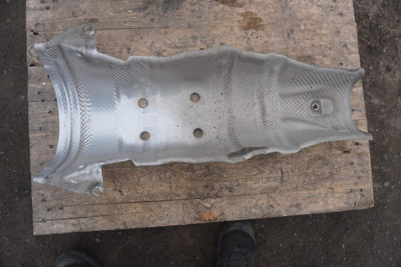 TOYOTA VERSO 2010-2015r OSLONA TERMICZNA 5815102250 ; 581530F020 - obrazek 3