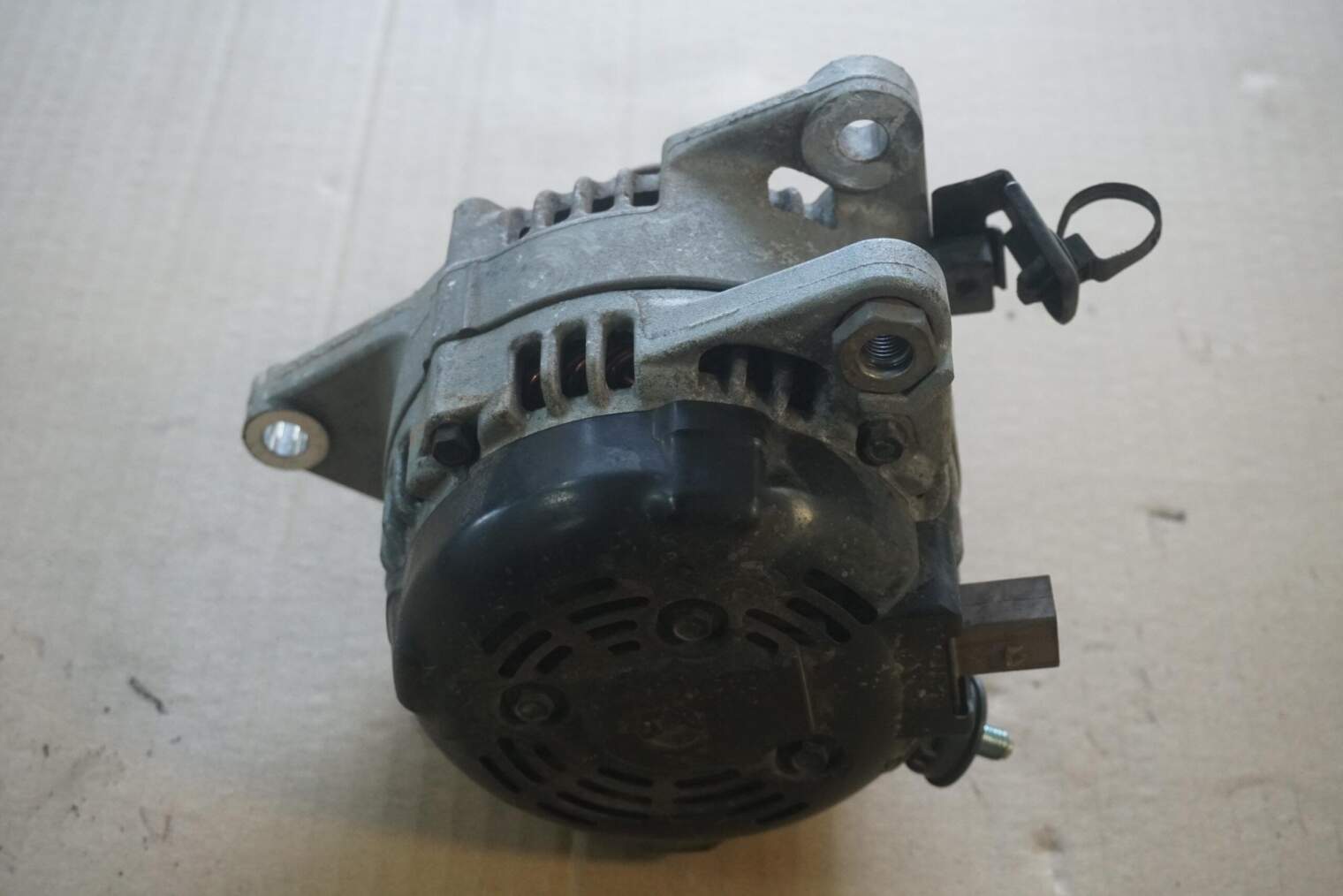 KIA CEED II JD LIFT ALTERNATOR 37300-2A700 - obrazek 3