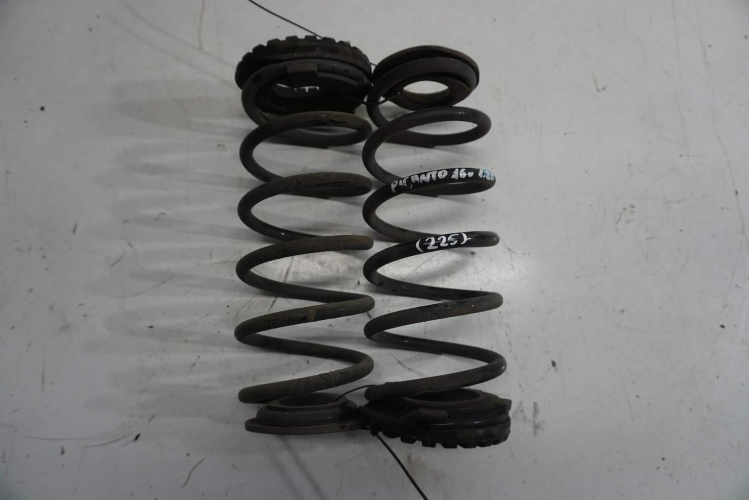 KIA PICANTO II AMORTYZATORY SPRĘŻYNY TYLNE 55310-1Y110 2016rok