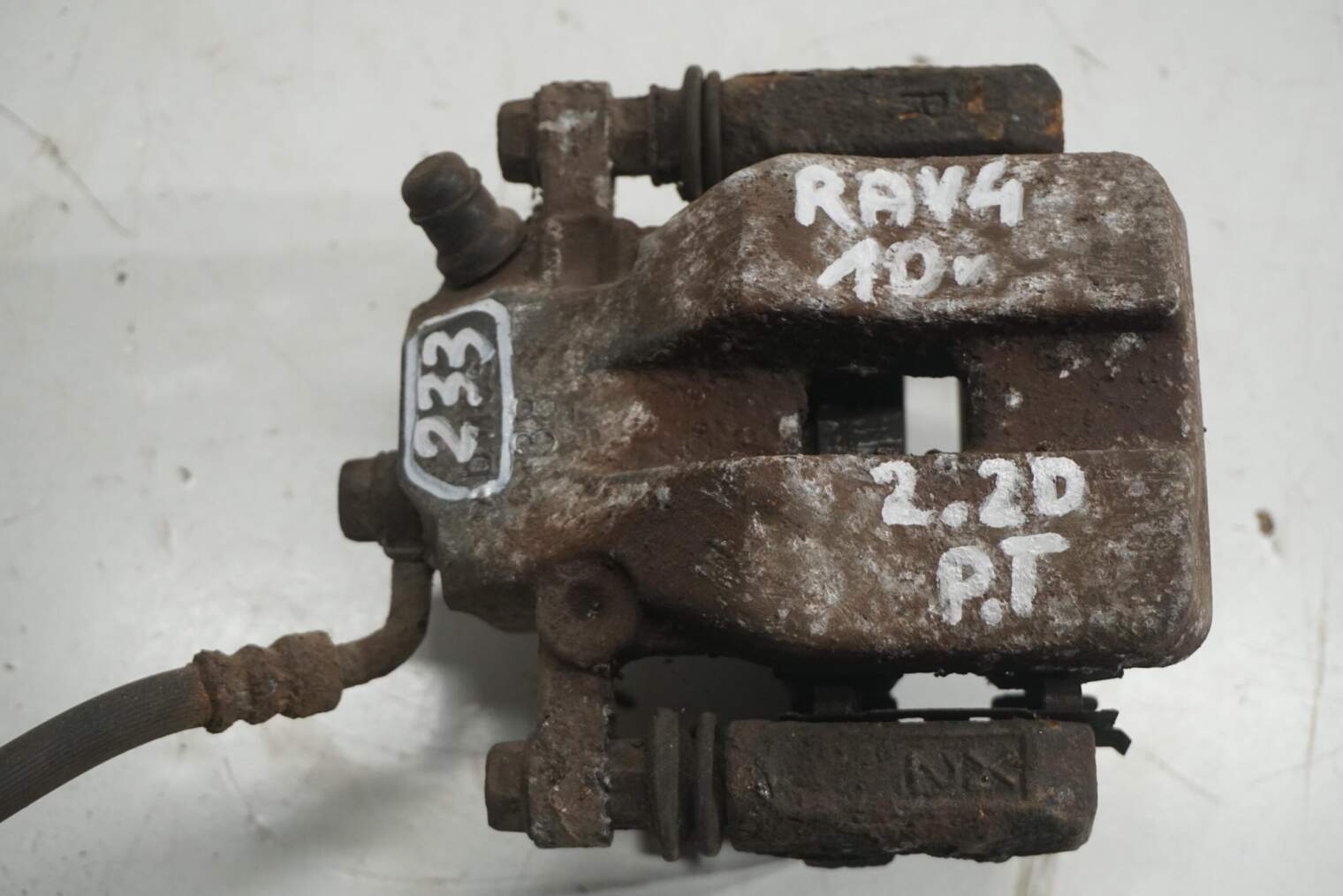 TOYOTA RAV4 III ZACISK HAMULCOWY TYLNY