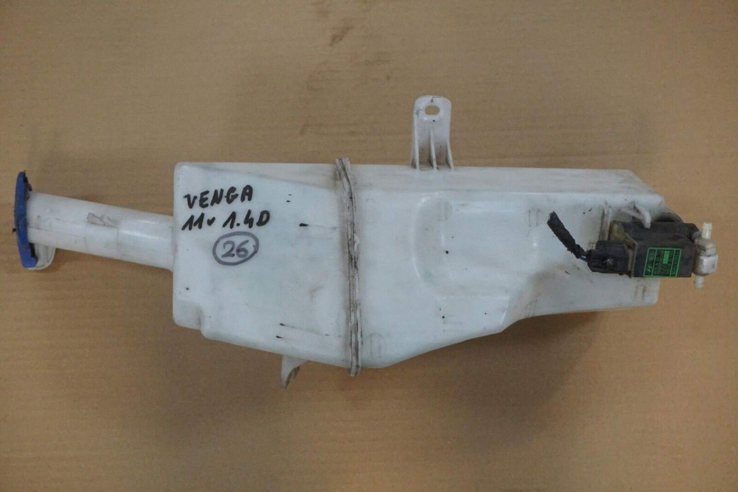 KIA VENGA ZBIORNICZEK PŁYNU SPRYSKIWACZY 98610-1P000