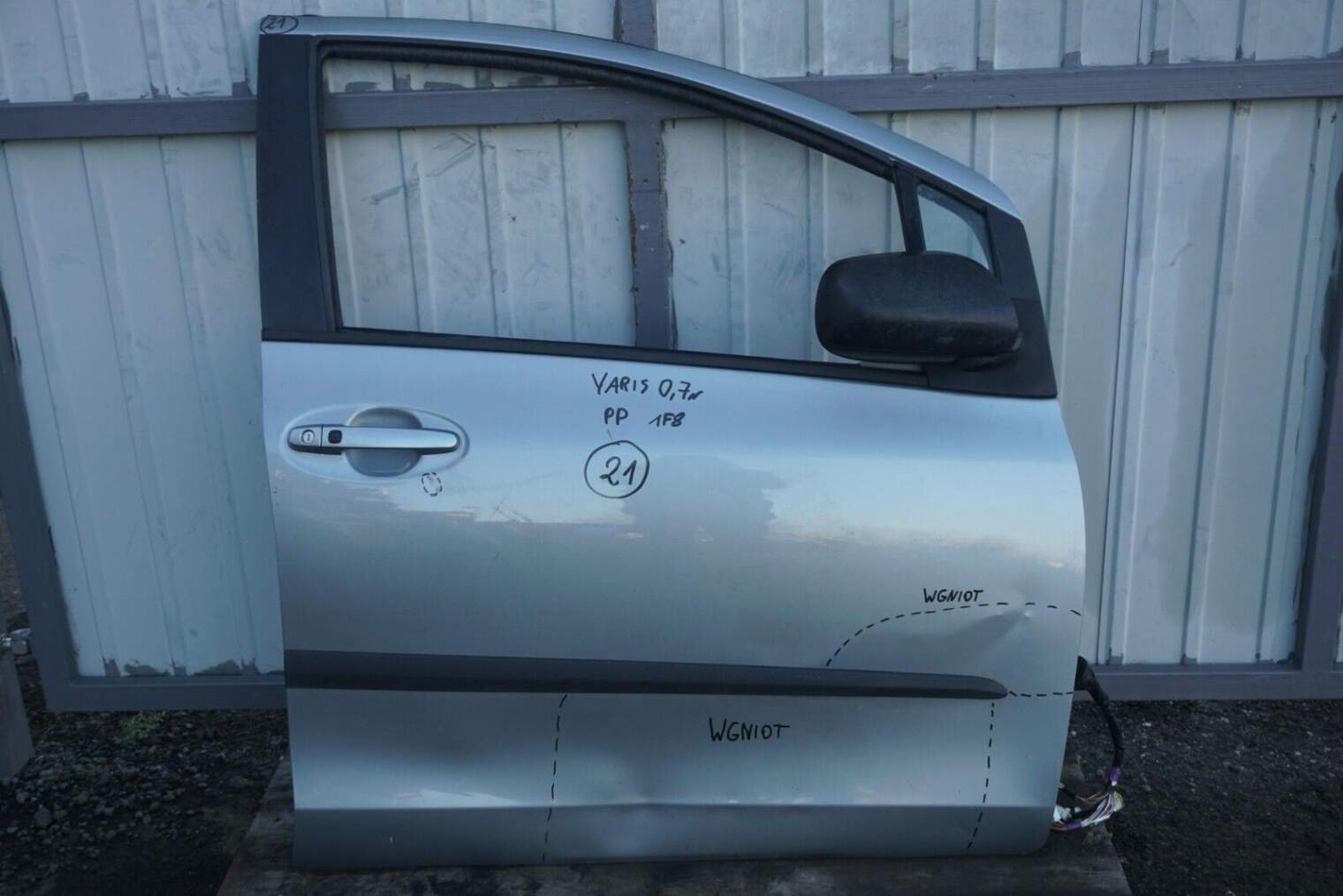 TOYOTA YARIS II DRZWI PRAWE PRZEDNIE 1F8 670010D170 nr.21
