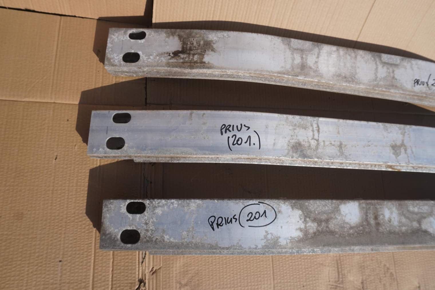 TOYOTA PRIUS II XW20 2003-2009R BELKA ZDERZAKA PRZEDNIEGO - obrazek 2