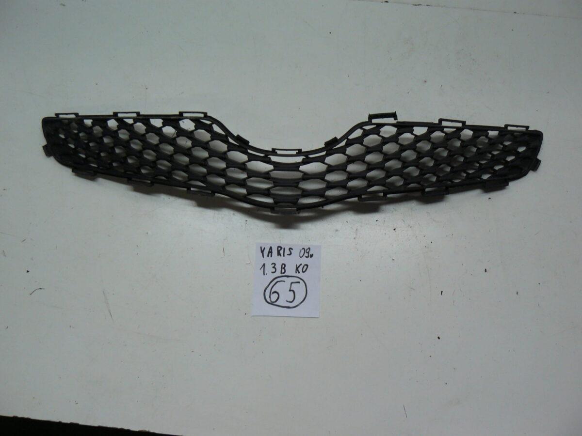 Toyota Yaris II 2009r Grill Atrapa Przód
