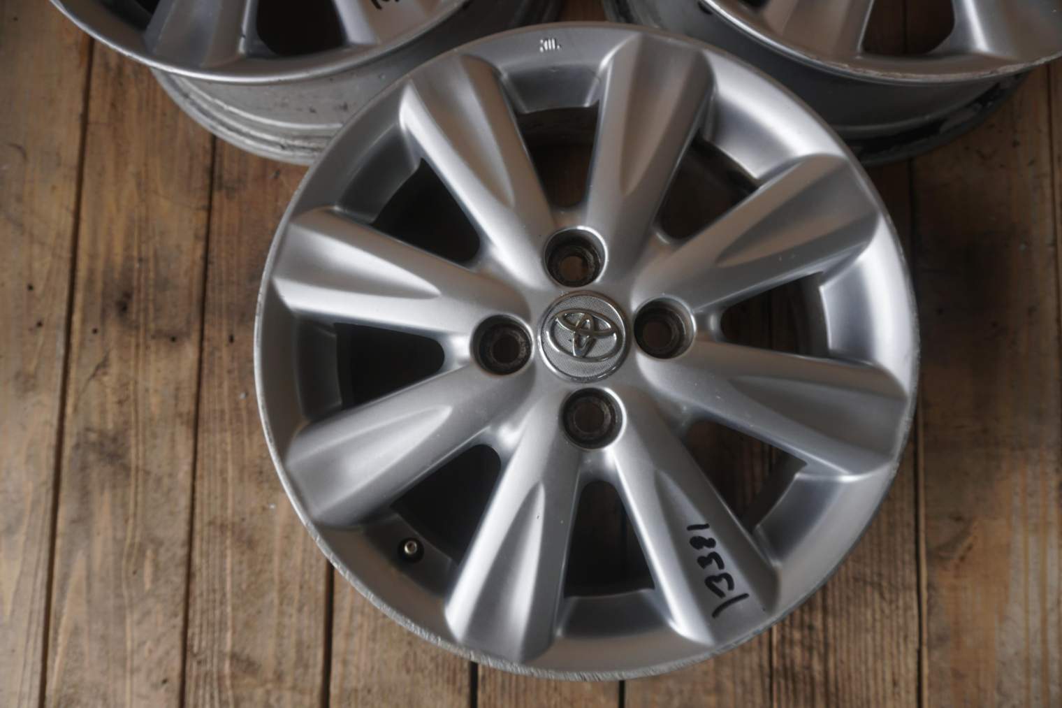 TOYOTA YARIS II 2006-2012 FELGA ALUMINIOWA 4x100 et45 15x5,5j 42611-0D240 - obrazek 2