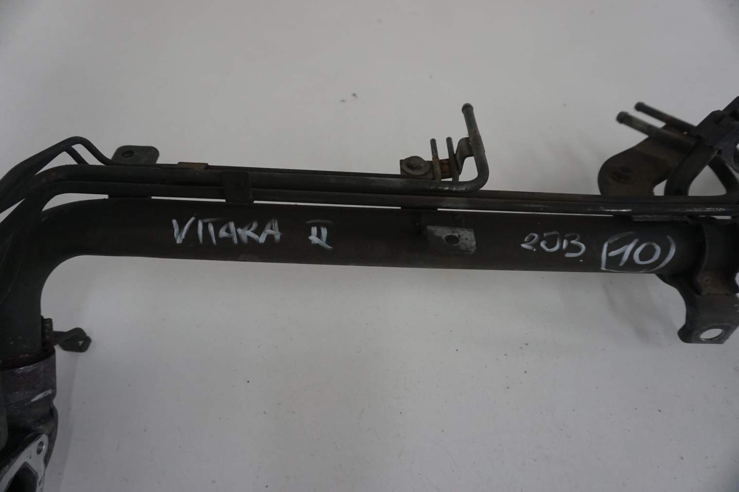 SUZUKI GRAND VITARA II LISTWA WTRYSKOWA J20A 2.0B 2010r 1573065J00 1561067D00 - obrazek 2