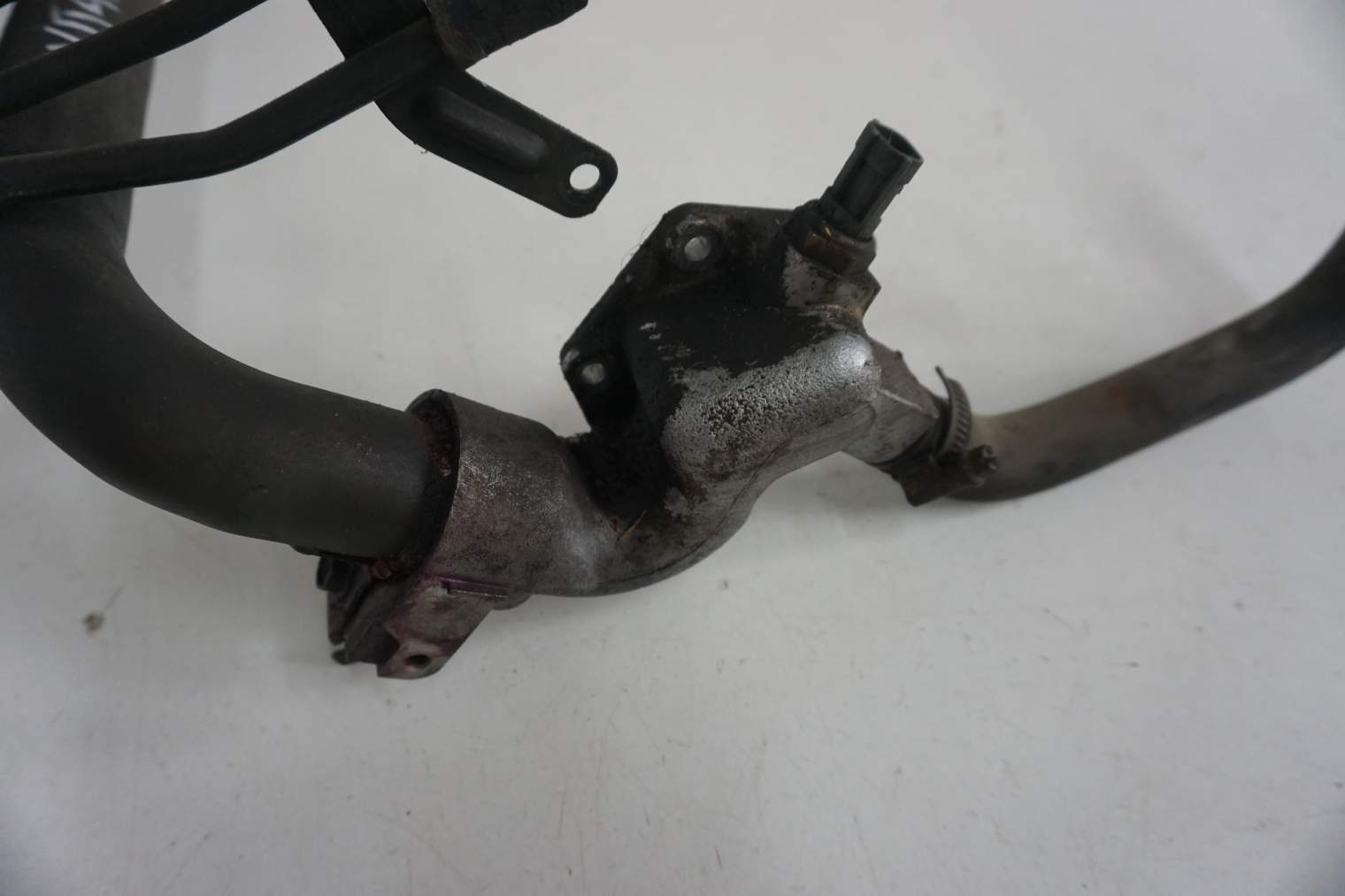 SUZUKI GRAND VITARA II LISTWA WTRYSKOWA J20A 2.0B 2010r 1573065J00 1561067D00 - obrazek 5