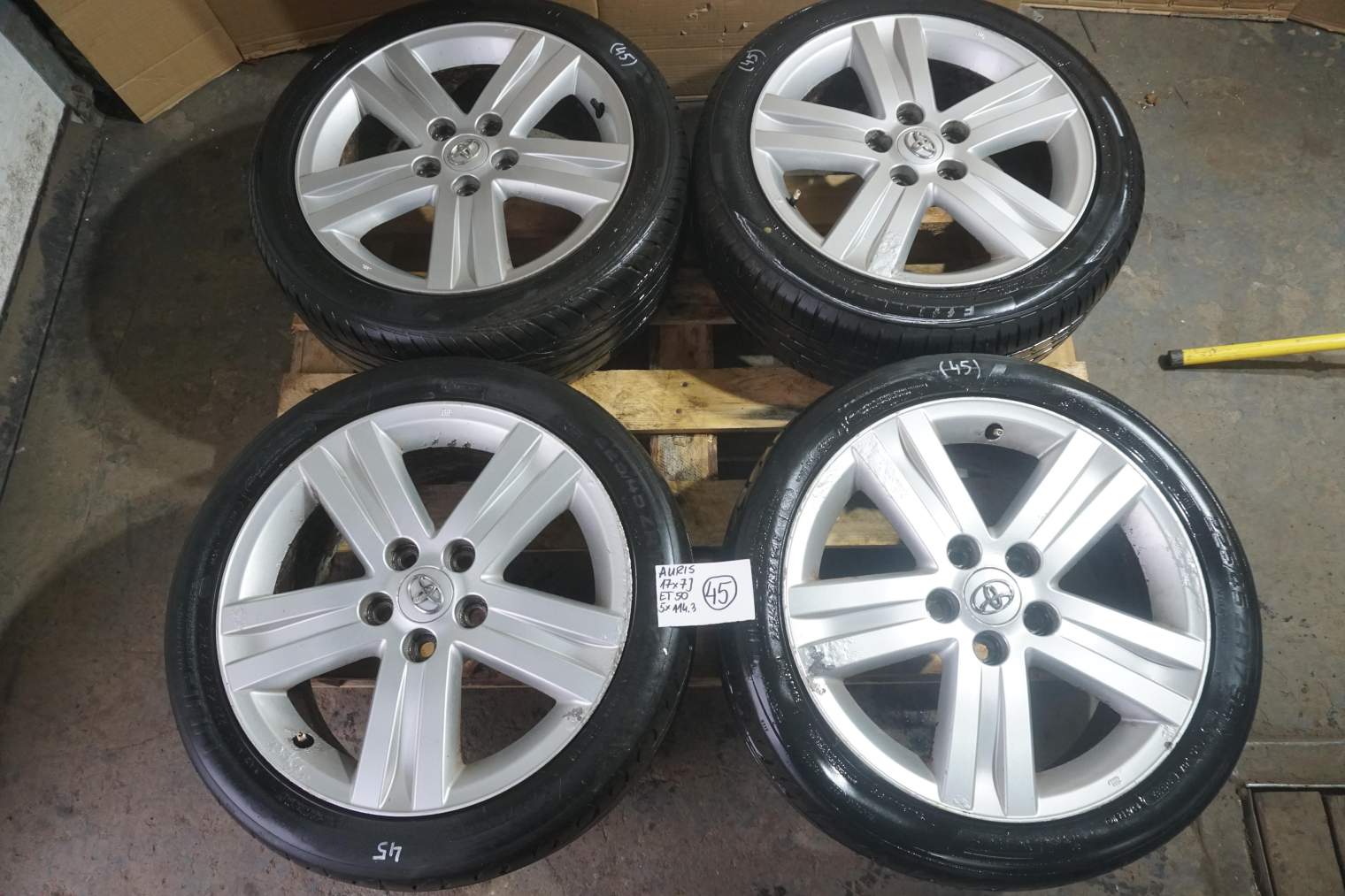 TOYOTA AURIS I 2008R FELGI 17X7J ET50 5x114,3 HL42813 KOMPLET