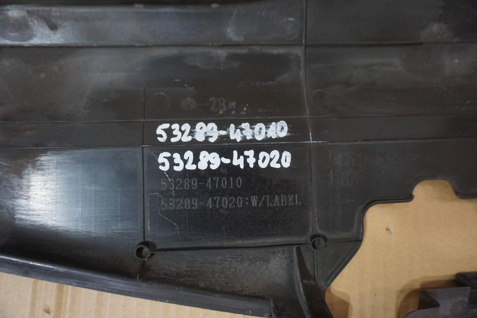 TOYOTA PRIUS II OSLONA PASA PRZEDNIEGO 53289-47010 53289-47020 - obrazek 5