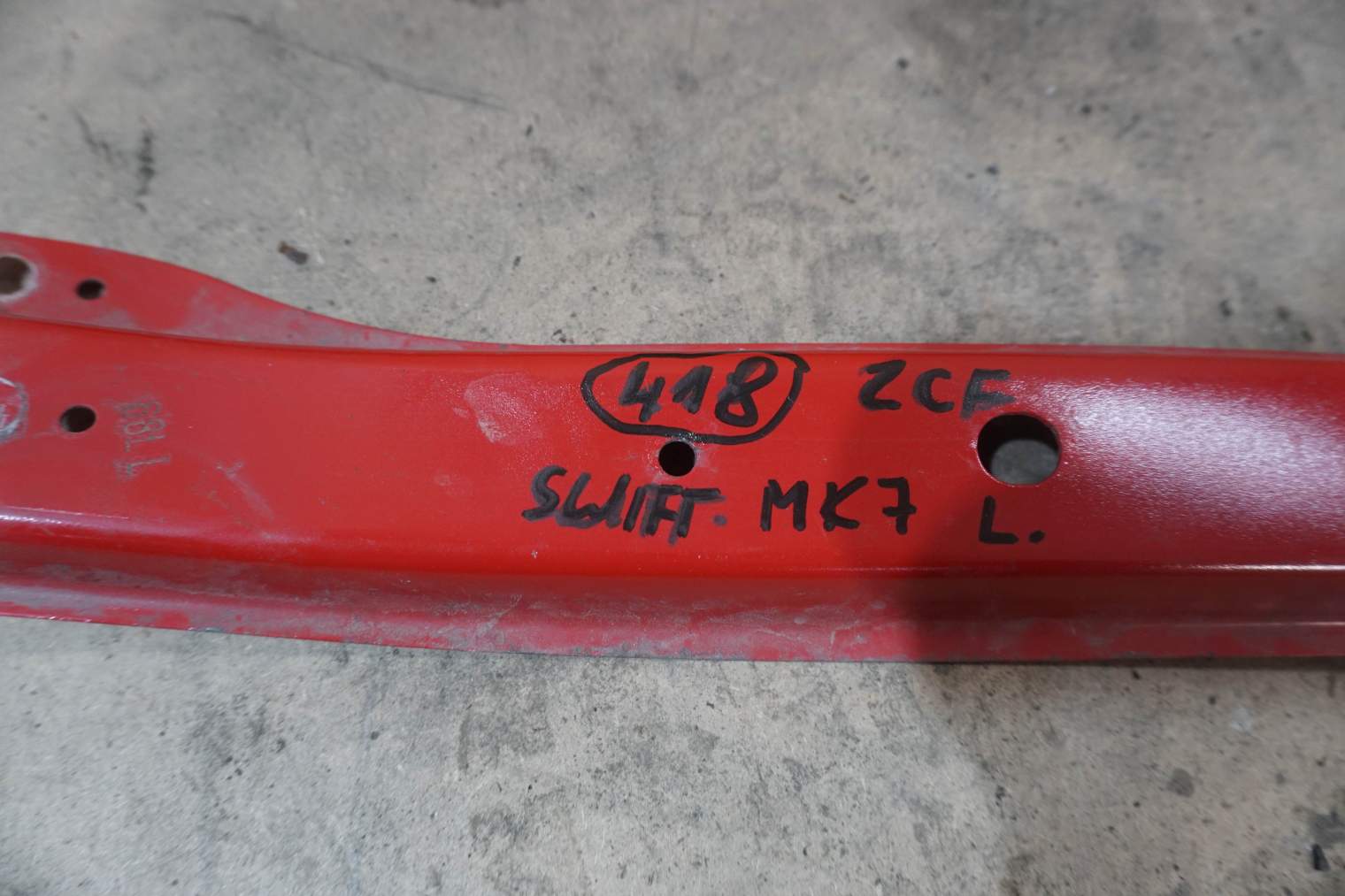 SUZUKI SWIFT MK7 IV LEWE WZMOCNIENIE 7235068L00 ZCF - obrazek 2