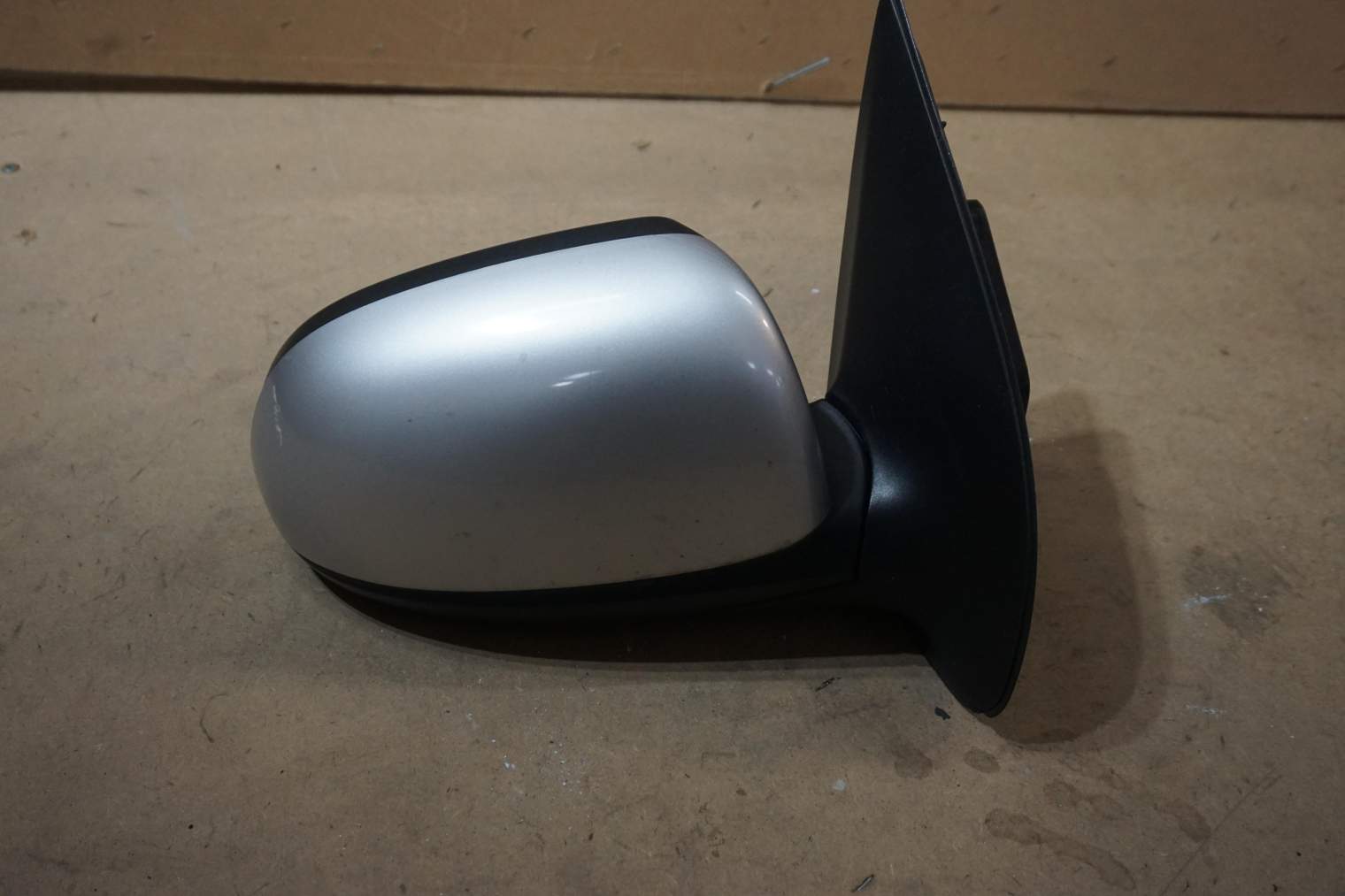 HYUNDAI i20 I LUSTERKO PRAWE 20616-1G110 FG