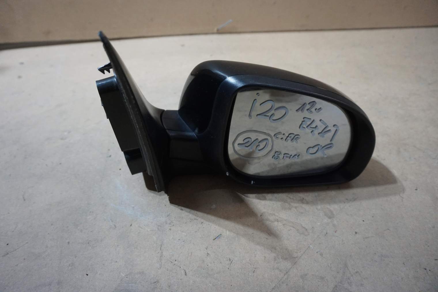 HYUNDAI i20 I LIFT LUSTERKO PRAWE FR 60630-11E12 - obrazek 6