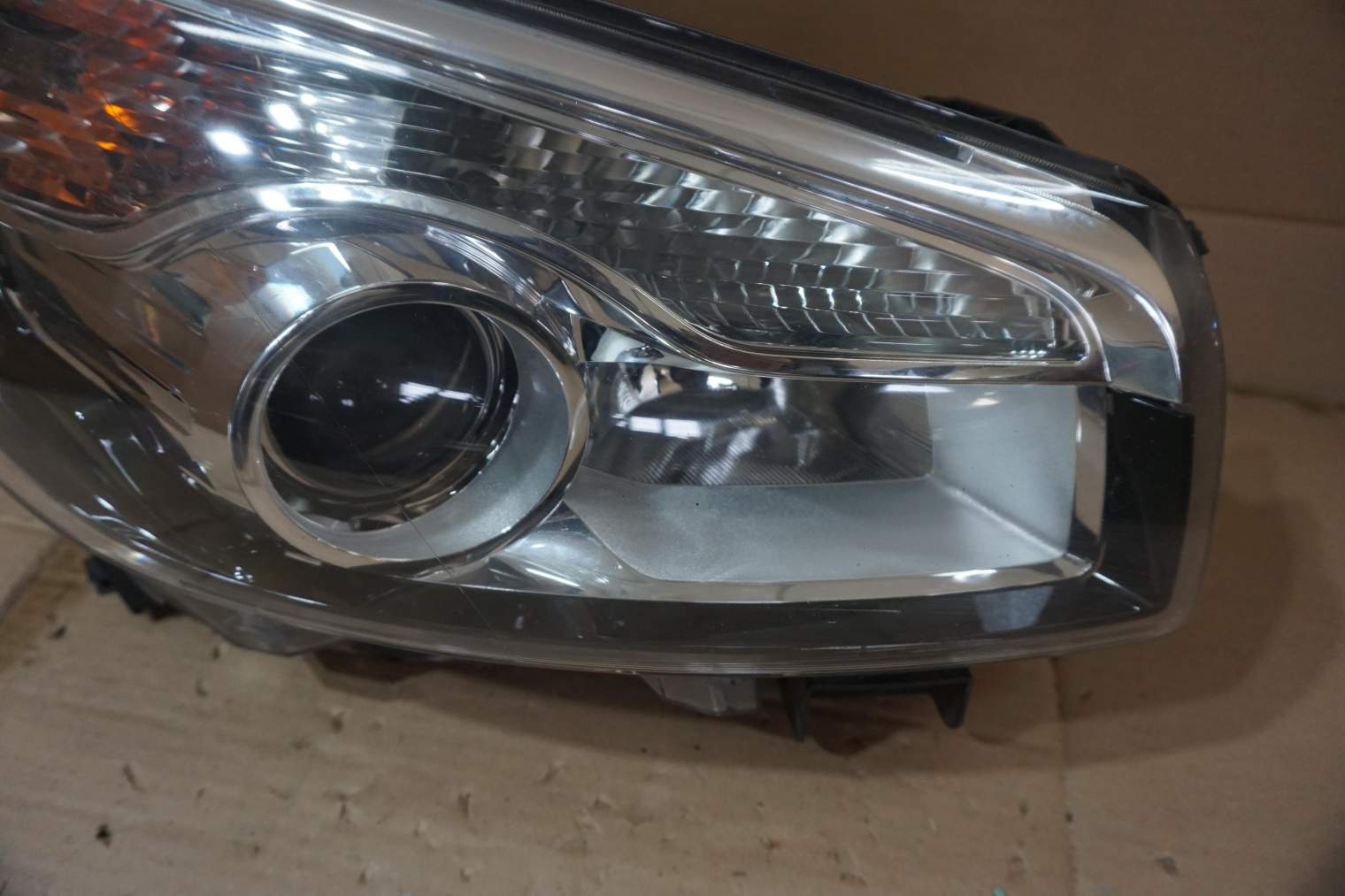 NISSAN QASHQAI J10 LAMPA PRZEDNIA PRAWA 26010BR01A - obrazek 3