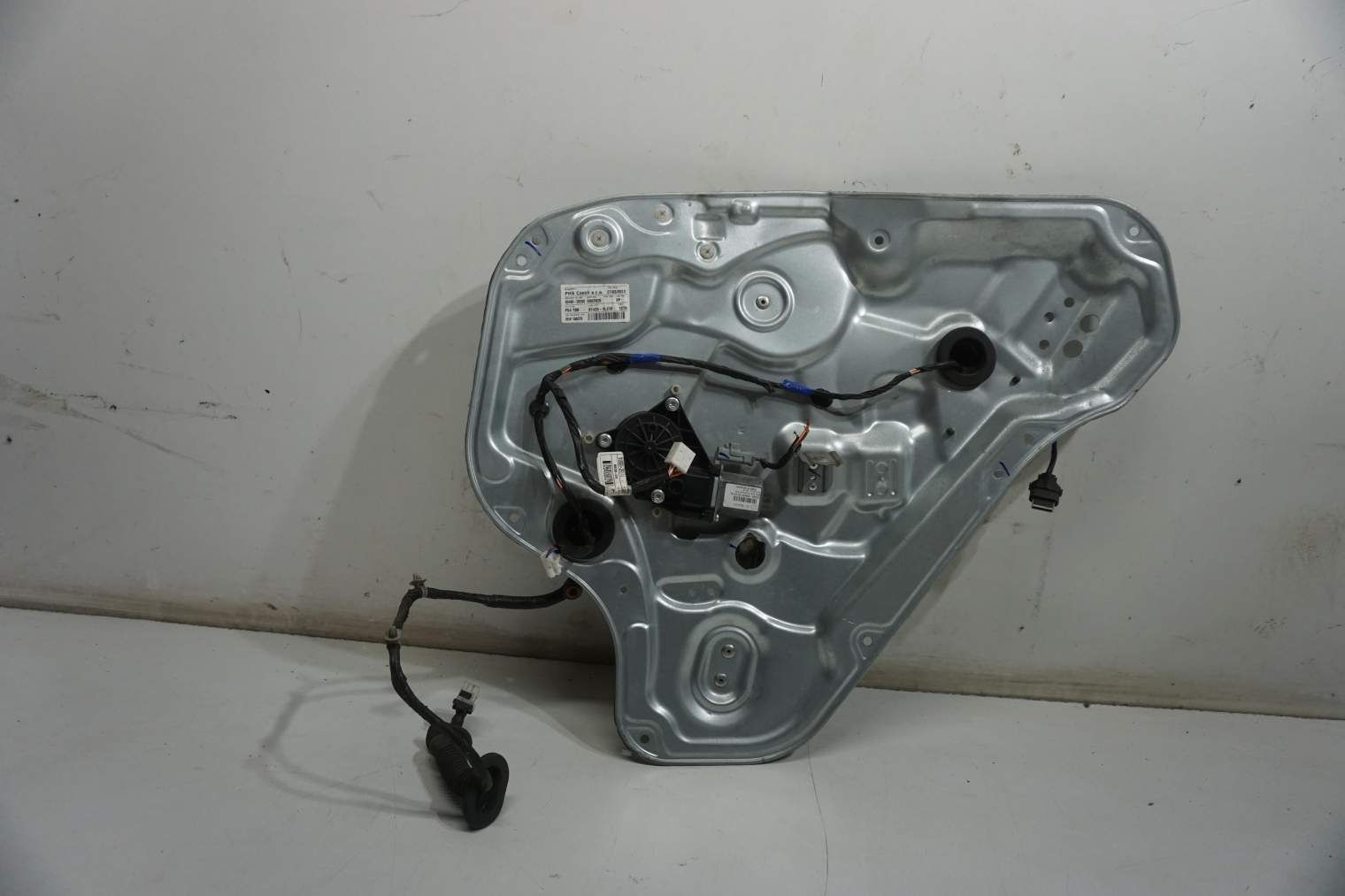 HYUNDAI i30 I KOMBI PODNOŚNIK SZYBY TYŁ PRAWY 83480-2R260