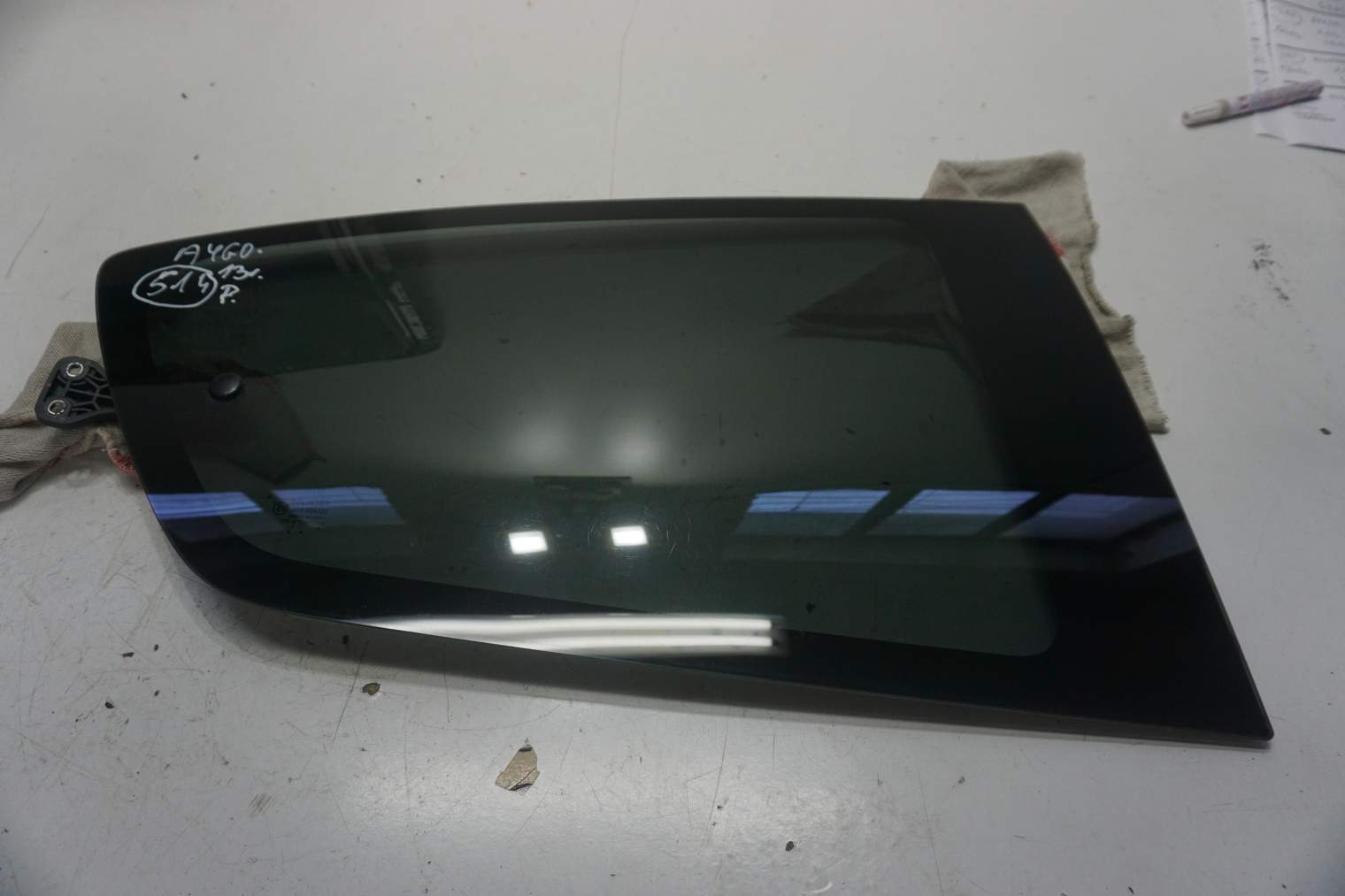 TOYOTA AYGO SZYBA TYL DRZWI PRAWA 681300H031