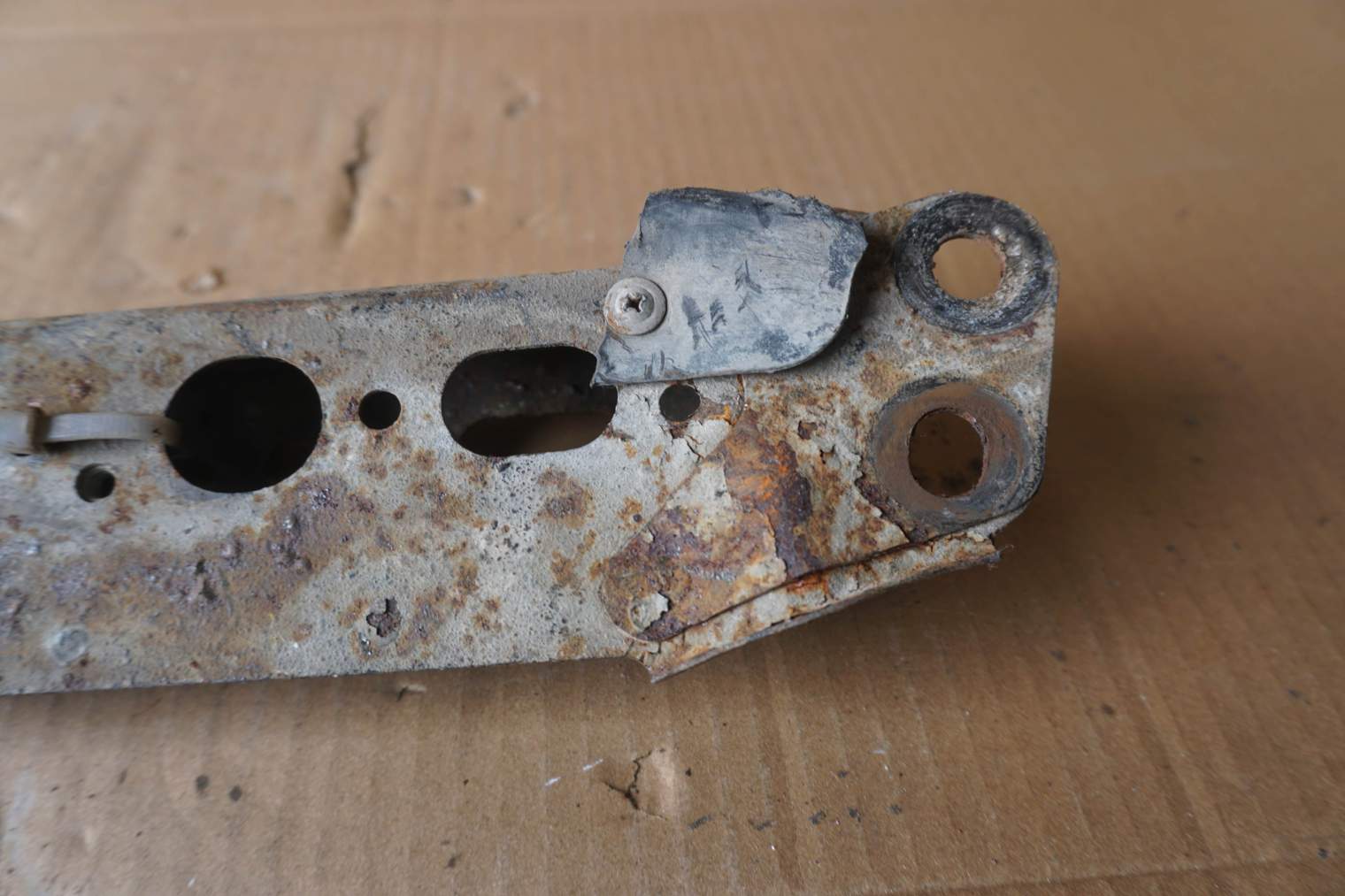 TOYOTA PRAWY WSPORNIK BELKI SANEK ŁAWY SILNIKA 5110702010 - obrazek 5