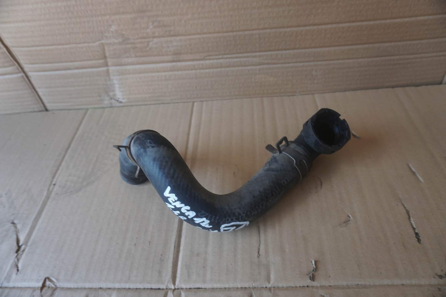 KIA VENGA RURA PRZEWÓD WODY 254131P300